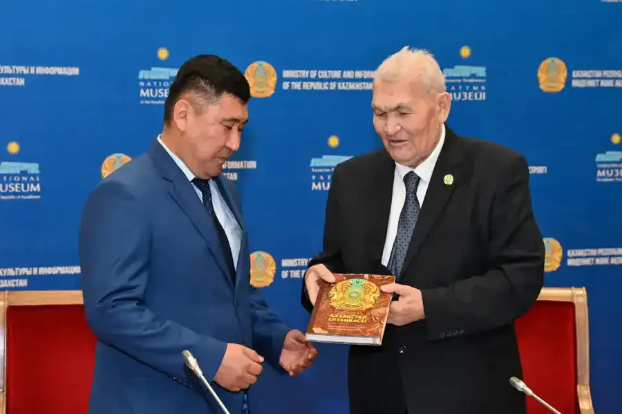 В Астане состоялся круглый стол, посвящённый Дню Республики (3)