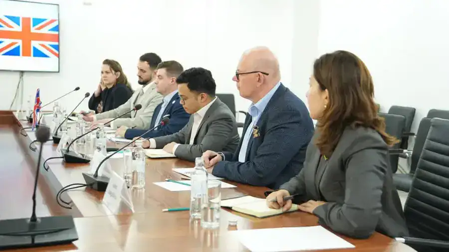 Встреча с делегацией Соединенного Королевства Великобритании и Северной Ирландии (2)