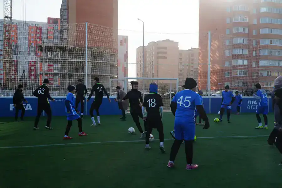 В Кокшетау открыт футбольный стадион, построенный в рамках программы FIFA Arena (7)