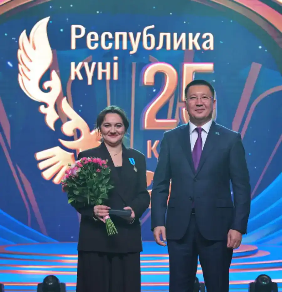 Сегодня во Дворце культуры имени Естая прошло торжественное мероприятие, посвящённое Дню Республики Казахстан (8)