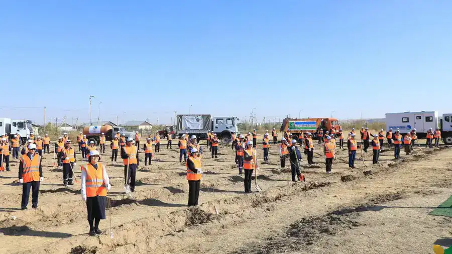 ТУРКЕСТАН: В АРЫСЕ ЖЕЛЕЗНОДОРОЖНИКИ ПОСАДИЛИ 120 ДЕРЕВЬЕВ В РАМКАХ АКЦИИ «ТАЗА ҚАЗАҚСТАН» (2)