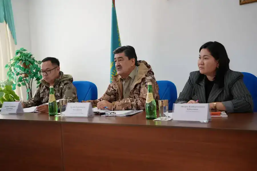 Министр экологии и природных ресурсов РК провёл осмотр состояния лесов в Павлодарской и ознакомился с ходом работ по ликвидации последствий пожаров и в области Абай (10)