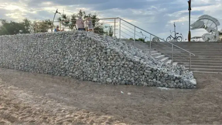 На остановках в Балхаше устанавливают камеры для повышения безопасности (10)