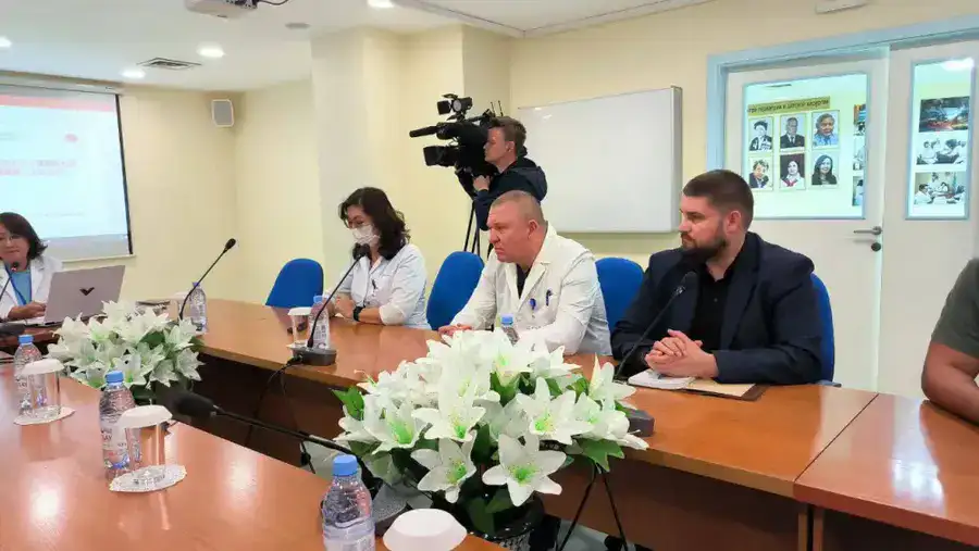 В КАЗАХСТАНЕ ВПЕРВЫЕ ПРОВЕДЕНО ЛЕЧЕНИЕ ДЕТЕЙ МЕТОДОМ ЛАЗЕРНОЙ ЛИТОТРИПСИИ (4)