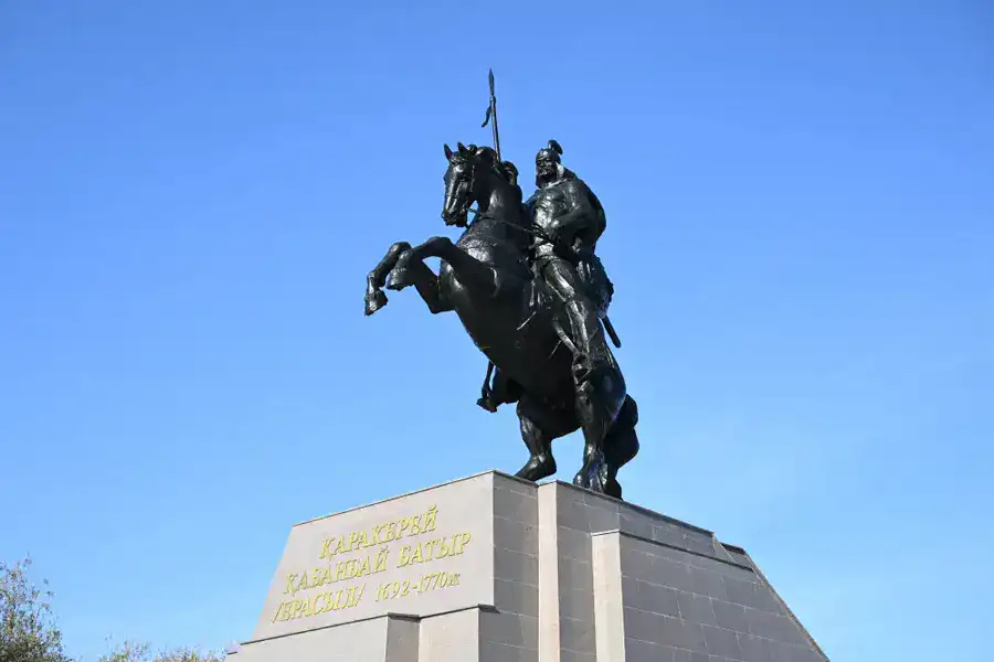 "Таза Қазақстан": в преддверии Дня Республики в Жетісу завершена реконструкция известных памятников и введен новый сквер (6)