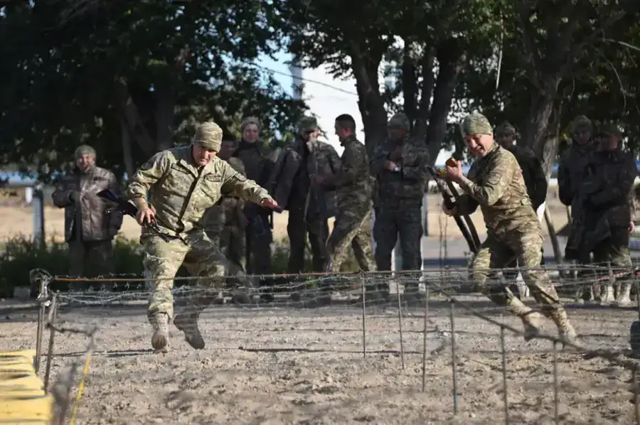В Вооруженных силах проходит итоговая проверка боевой готовности (8)