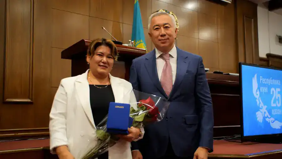 В МНЭ прошла торжественная церемония ко Дню Республики (5)