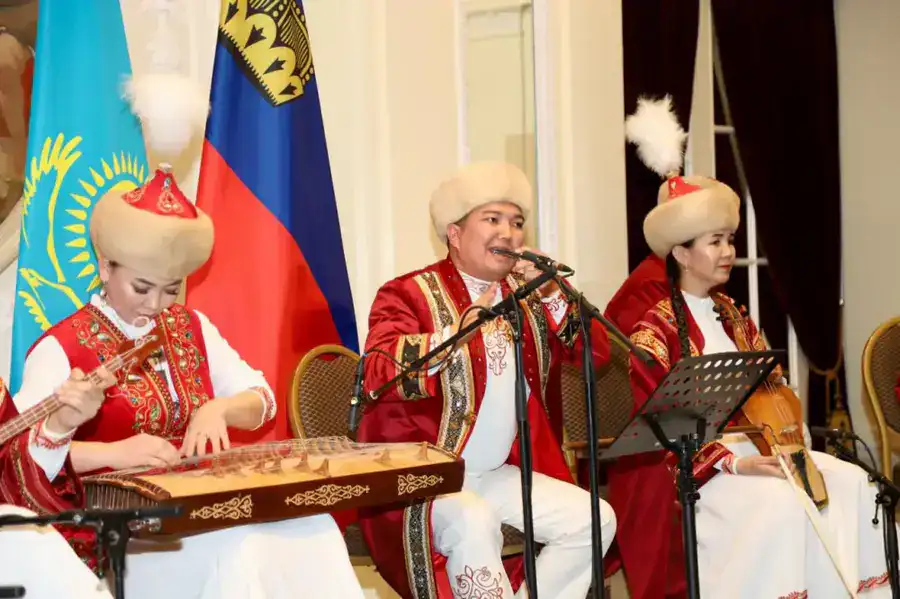 Праздничный концерт Кызылординских артистов завершился в Берне, Швейцария (4)