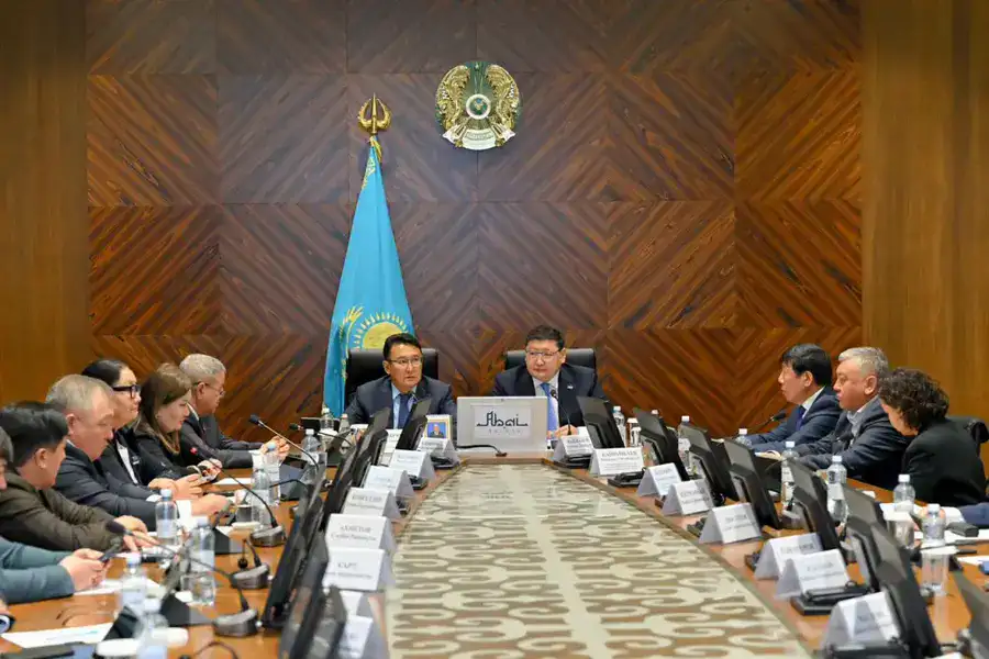 Состоялась внеочередная сессия областного маслихата (6)