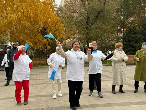 В честь Дня Республики в районе «Сарыарка» Астаны прошел праздничный флешмоб (4)