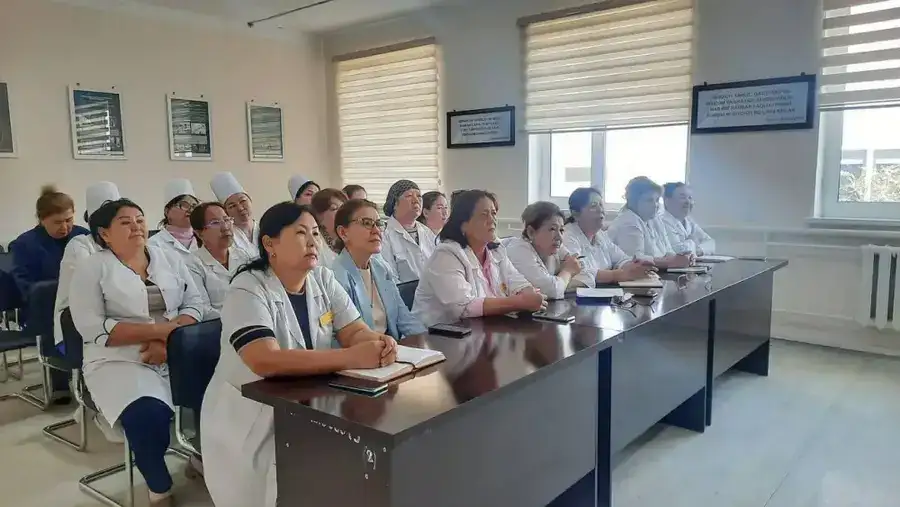 Специалисты КНЦДИЗ поделились опытом и провели приём более 100 пациентов в г. Нукус (4)