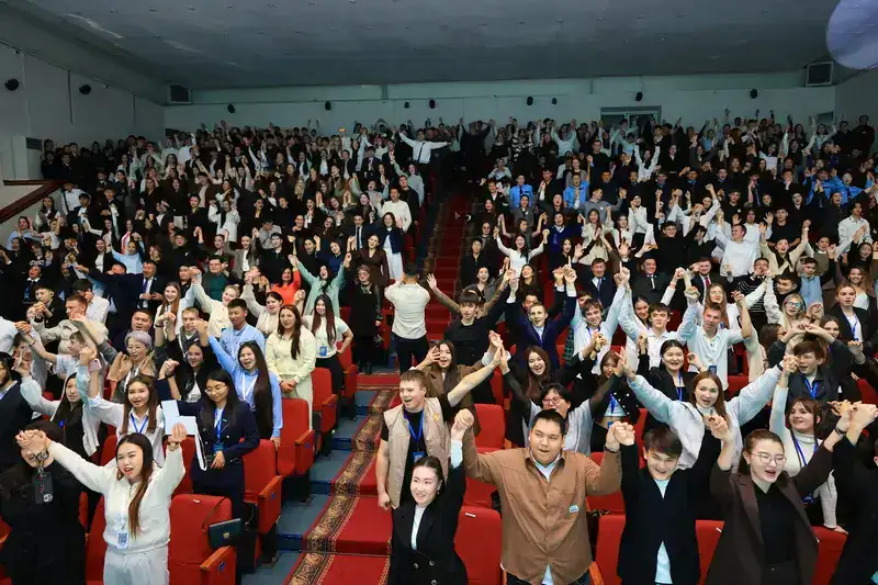 Более 600 молодёжных лидеров Карагандинской области собрал форум SARYARQALAB: AQYL.DAMU.QADAM (2)