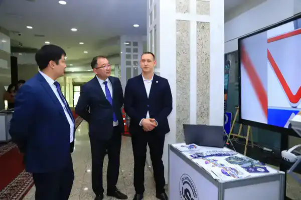 Чествование лучших и признание заслуг дорожников Казахстана: В Министерстве транспорта впервые отметили День работников автодорожной отрасли (6)