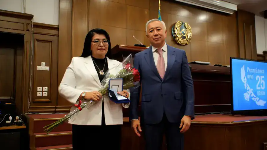 В МНЭ прошла торжественная церемония ко Дню Республики (4)