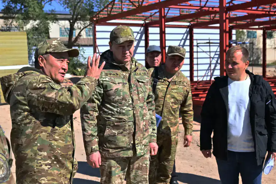 Заместитель министра обороны проверил готовность южных гарнизонов к зимнему периоду (3)