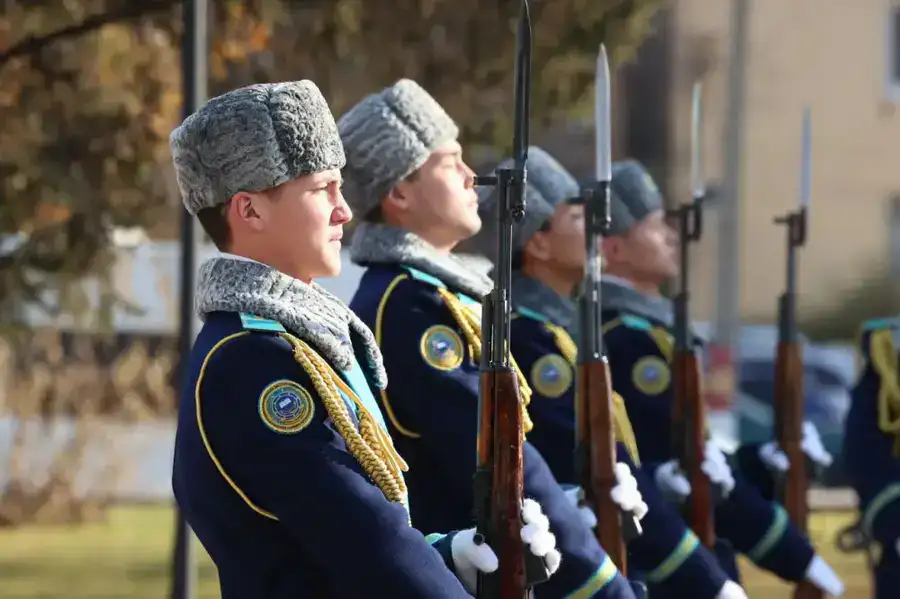 В Рудном состоялась торжественная церемония поднятия Государственного Флага Республики Казахстан в честь Дня Республики (10)