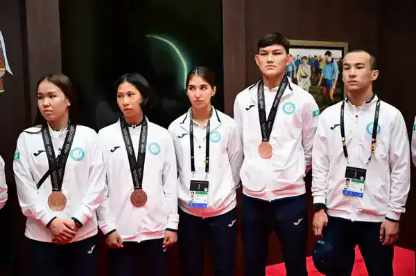 Председатель Комитета по делам спорта отметил достижения юных призеров Азиатских игр - победителей по ММА (8)