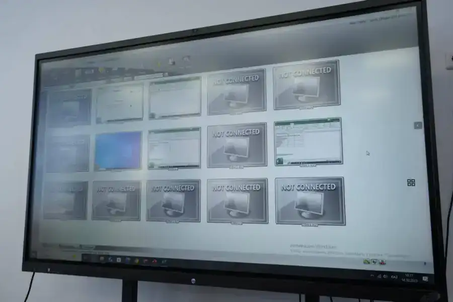 Столичный учитель успешно применяет ИИ в обучении школьников (8)