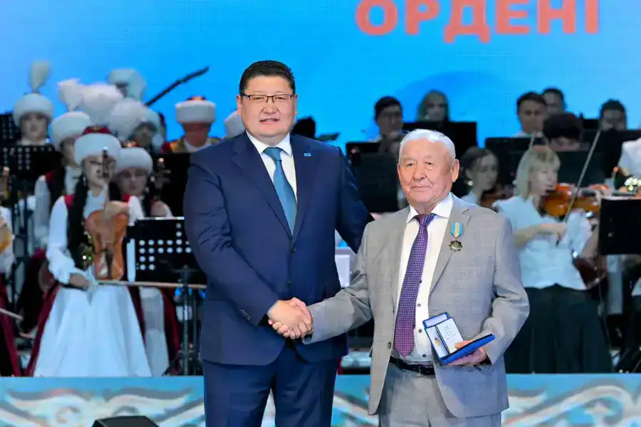 В регионе чествовали жителей, внесших вклад в развитие области (3)