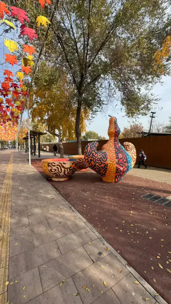 В Алматы ко Дню Республики завершено благоустройство двух пешеходных зон Жетысуского района (6)