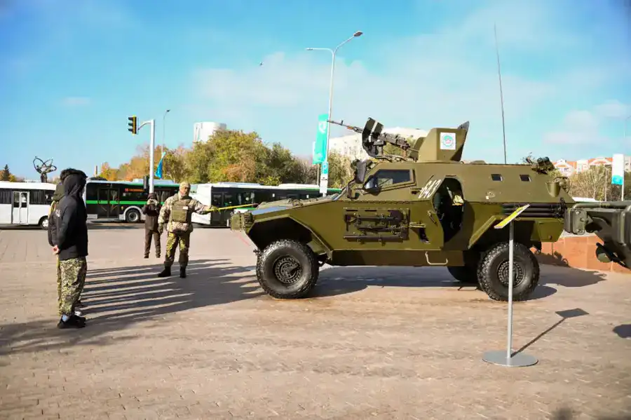 В Астане прошла военно-патриотическая акция «Ел қорғау – нағыз ерлер ісі» (8)