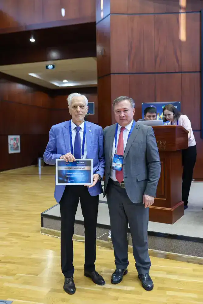 В Назарбаев Университете состоялась конференция, посвящённая десятилетию внедрения международных стандартов CRIRSCO в Казахстане. Организаторами выступили Ассоциация KAZRC, ПОНЭН и Школа горного дела и наук о Земле (NU SMG) (2)