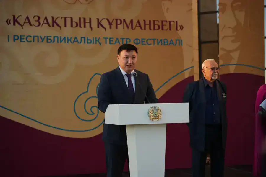 В ТУРКЕСТАНЕ СТАРТОВАЛ РЕСПУБЛИКАНСКИЙ ТЕАТРАЛЬНЫЙ ФЕСТИВАЛЬ «ҚАЗАҚТЫҢ ҚҰРМАНБЕГІ» (3)
