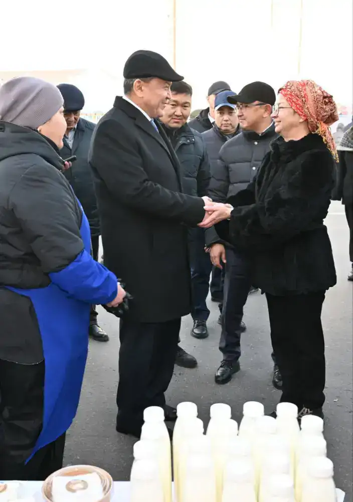 В областном центре прошла традиционная сельскохозяйственная ярмарка ко Дню Республики (4)