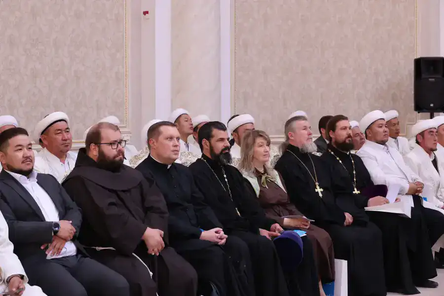 В области Жетісу состоялся республиканский форум религиоведов и руководителей религиозных объединений (7)