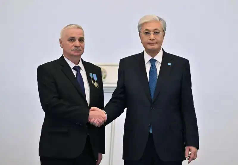 Президент Казахстана наградил карагандинцев (2)