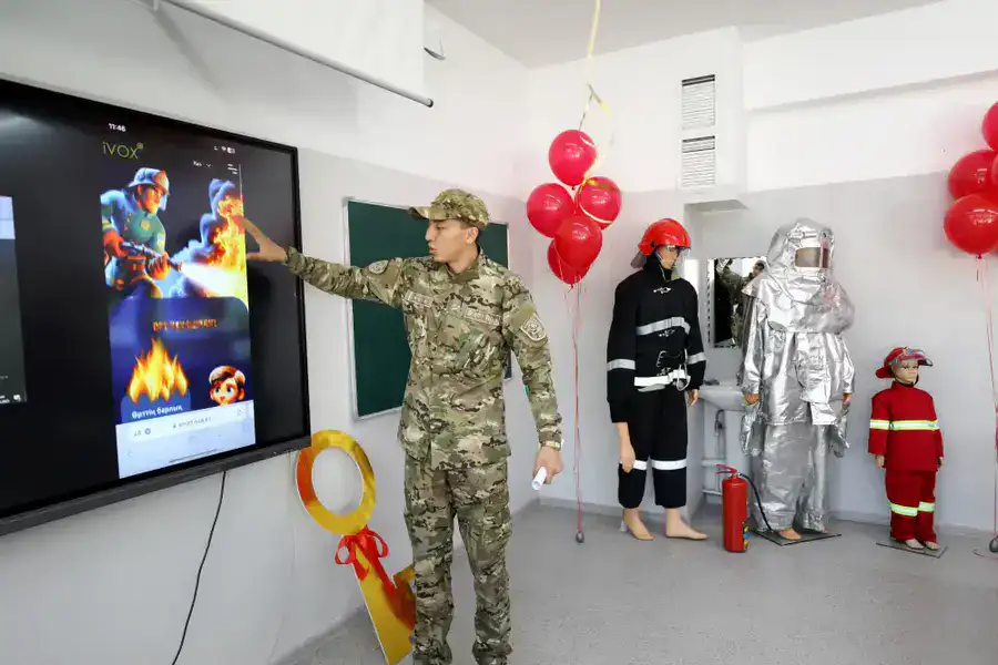В преддверии Дня Спасателя в Алматы открыт уникальный класс «Юный спасатель» (2)