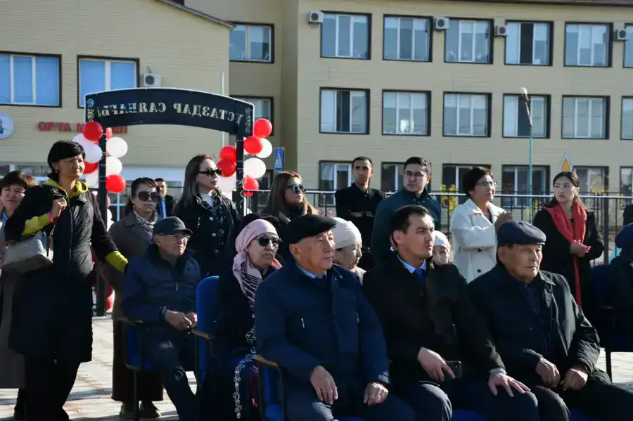 В Исатайском районе открылся Парк учителя (3)