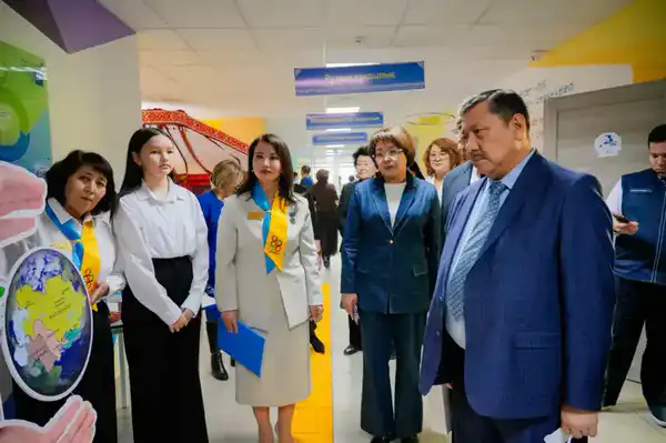 В столичной школе прошла конференция, объединяющая науку, культуру и воспитание (8)