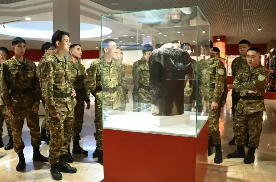 В Астане более 500 студентов военной кафедры посетили Военно-исторический музей (5)