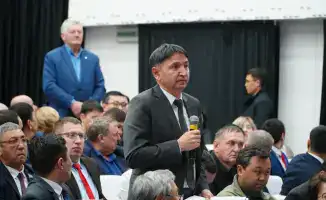 Марат Ахметжанов обсудил с жителями Астраханского района развитие сельского хозяйства и внедрение цифровых технологий