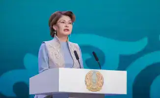 Звезды культуры и медиасферы получили светлые награды от Аиды Балаевой в день единства Казахстана