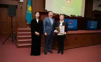 Абай в моде: как Казахстан отметил юбилей поэта?