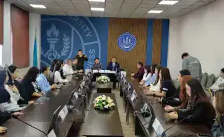 Обсуждение роли Декларации о государственном суверенитете в контексте независимости Казахстана на круглом столе в КазУТБ