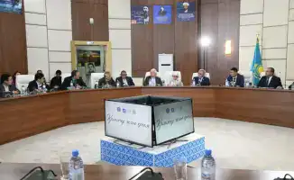 Круглый стол писателей в Астане