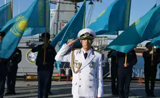 Флаг Казахстана на волнах: гордость и единство!