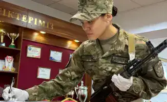 В Алматы прошла церемония принятия Военной присяги с участием чемпионки мира по боксу Алуа Балкибековой