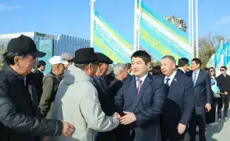 В Актау прошла церемония поднятия Государственного флага в честь Дня Республики Казахстан