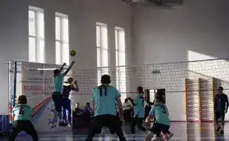 International Volleyball Tournament for Teachers Held in Astana on Republic Day