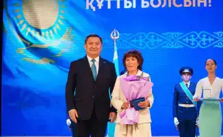 Награждение акмолинцев на праздновании Дня Республики: вклад в развитие региона и рекорды урожая