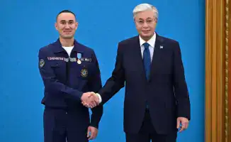 Президент поздравляет спасателей и отмечает их вклад в борьбу с лесными пожарами на международном уровне