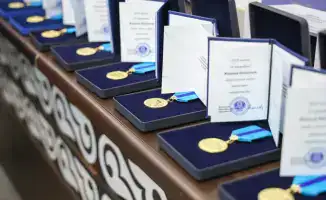 Церемония Дня Республики в Министерстве промышленности и строительства