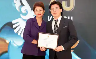 Аида Балаева вручила благодарственные письма 18 победителям и лауреатам международных конкурсов в театре 'Астана Опера'