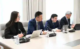 Аким Алматы обсудил технологии образования с iFLYTEK