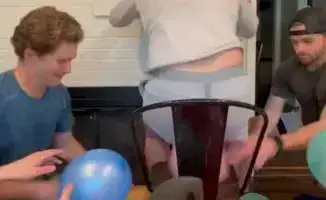 Американец Чарльз Вайлер: мастер шарикового фейерверка, который за 30 секунд разорвал 52 надувных мечты