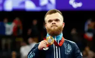 Победа Давида Дегтярева на чемпионате мира по пара пауэрлифтингу как символ национальной гордости и вдохновения для молодежи